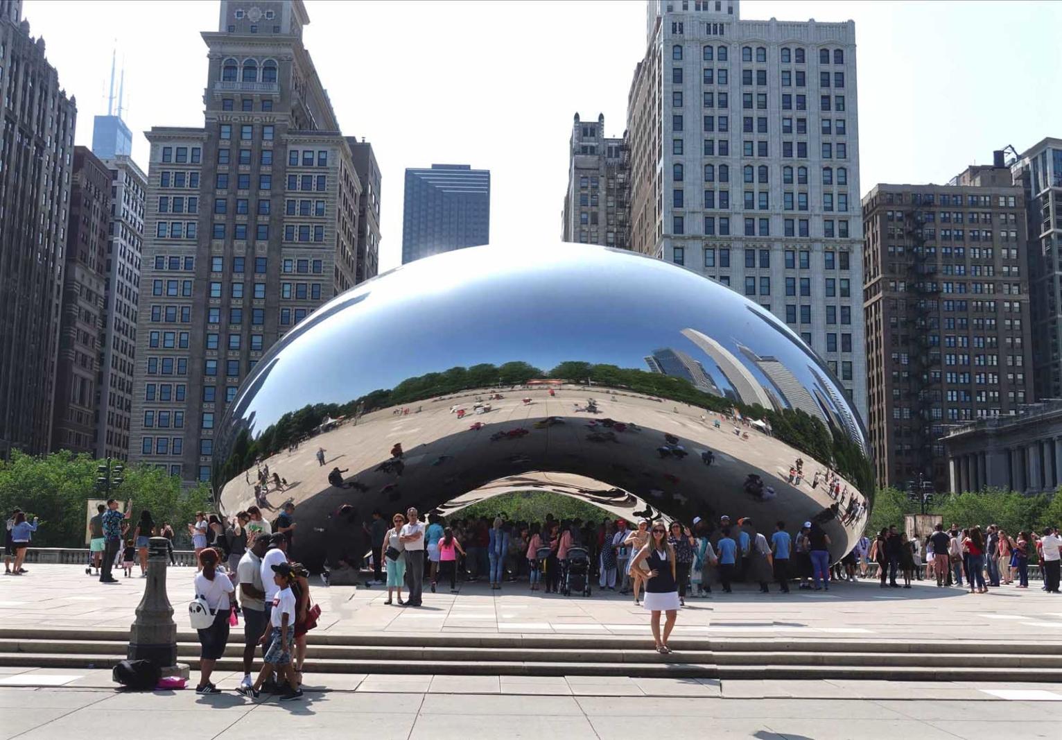 Chicago 2 day itinerary visit to reflective downtown sculpture