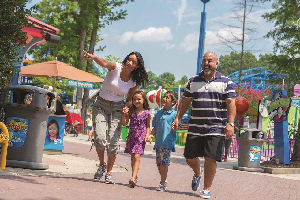 Family theme park outing for fun Virginia day trips