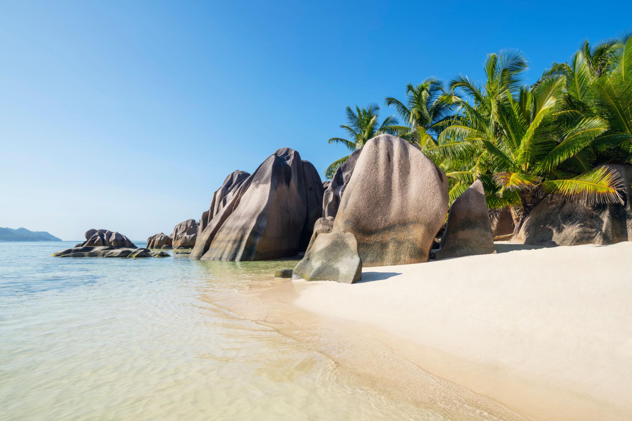 Granite boulders beside Anse Source d’Argent beach