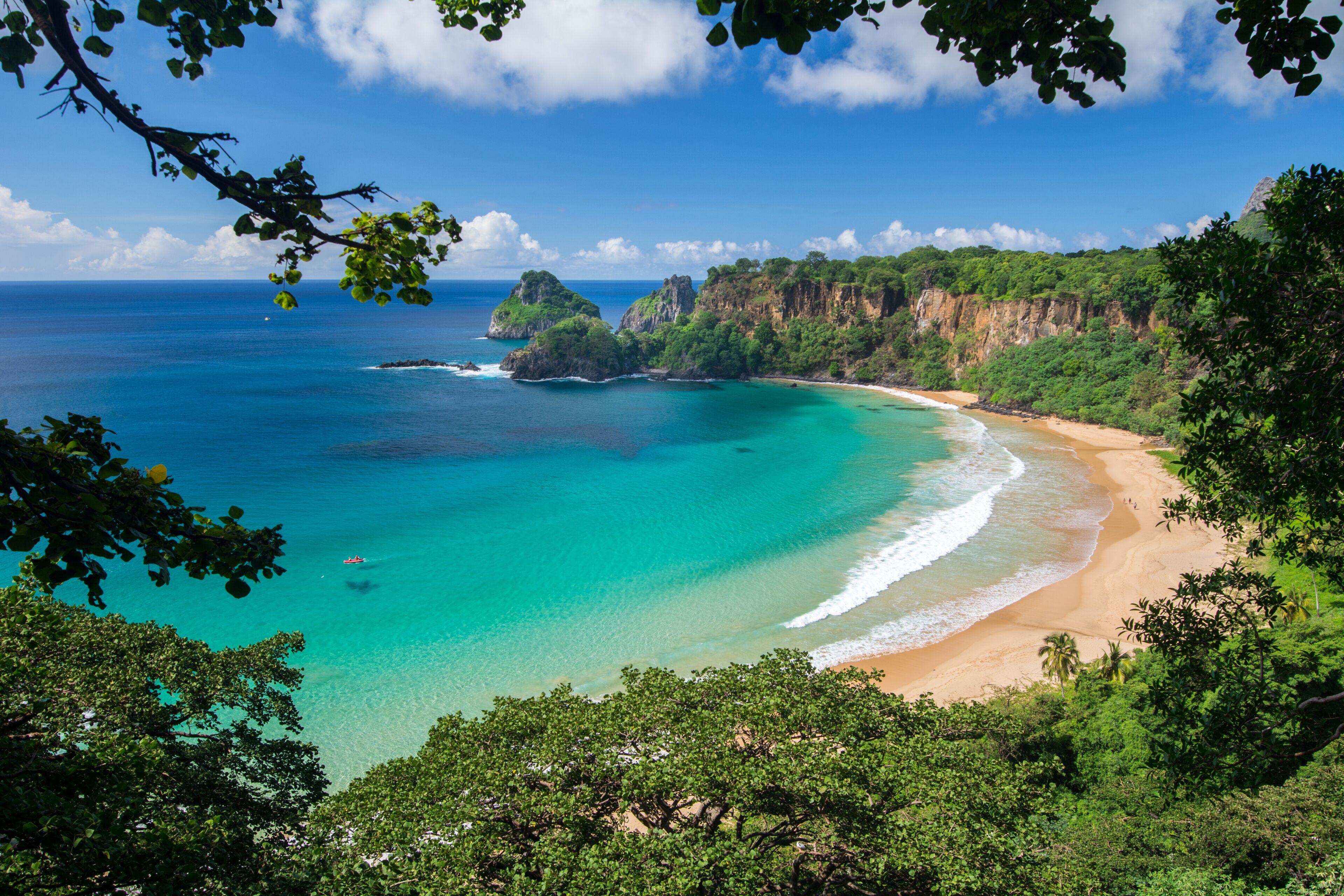 Baía do Sancho tropical beach beneath cliffs