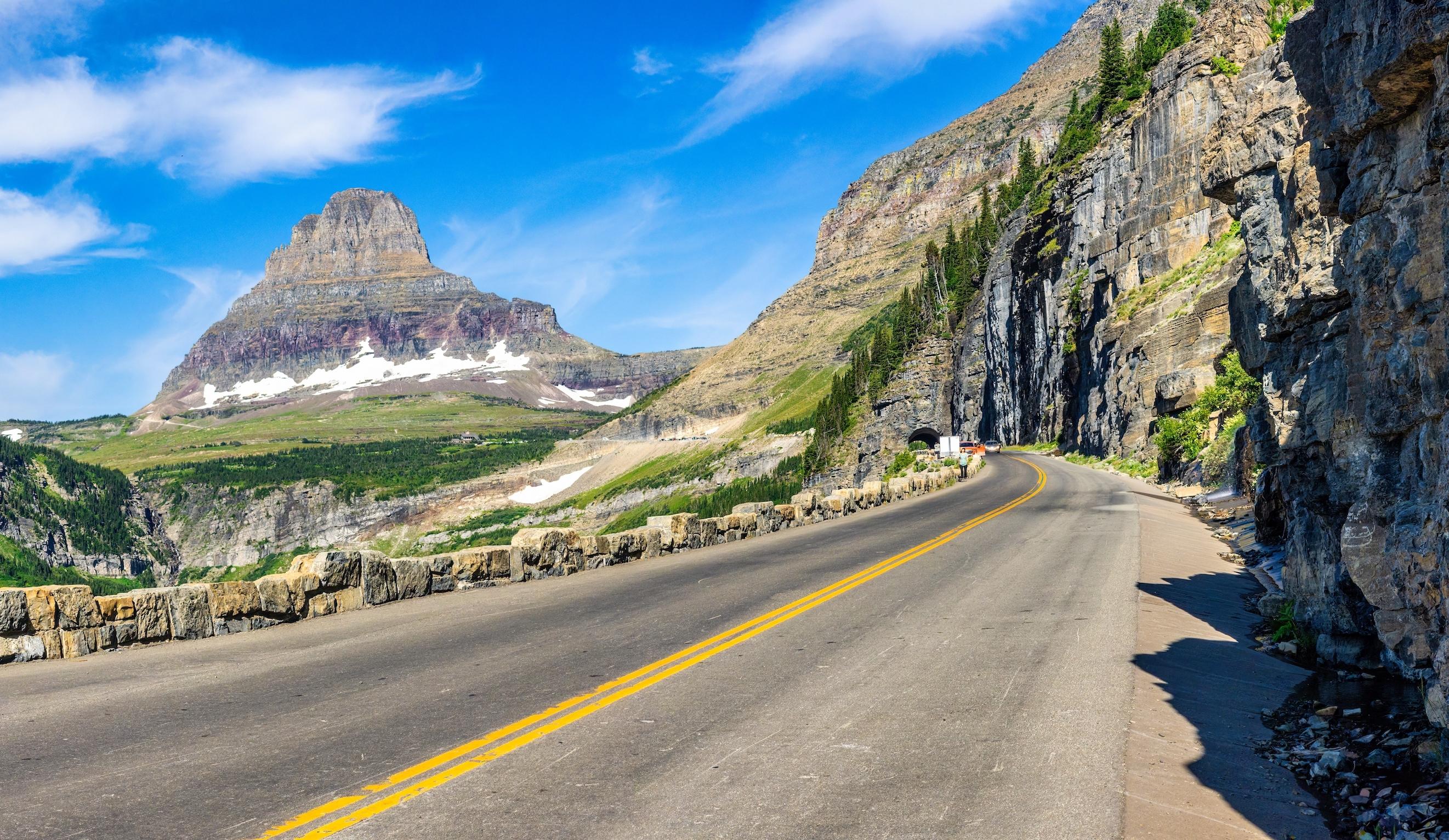 Going-to-the-Sun Road mountain drive