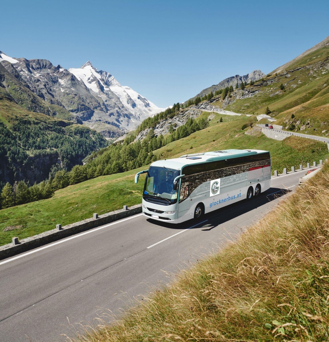 Bus Travel Destinations for Scenic Global Journeys