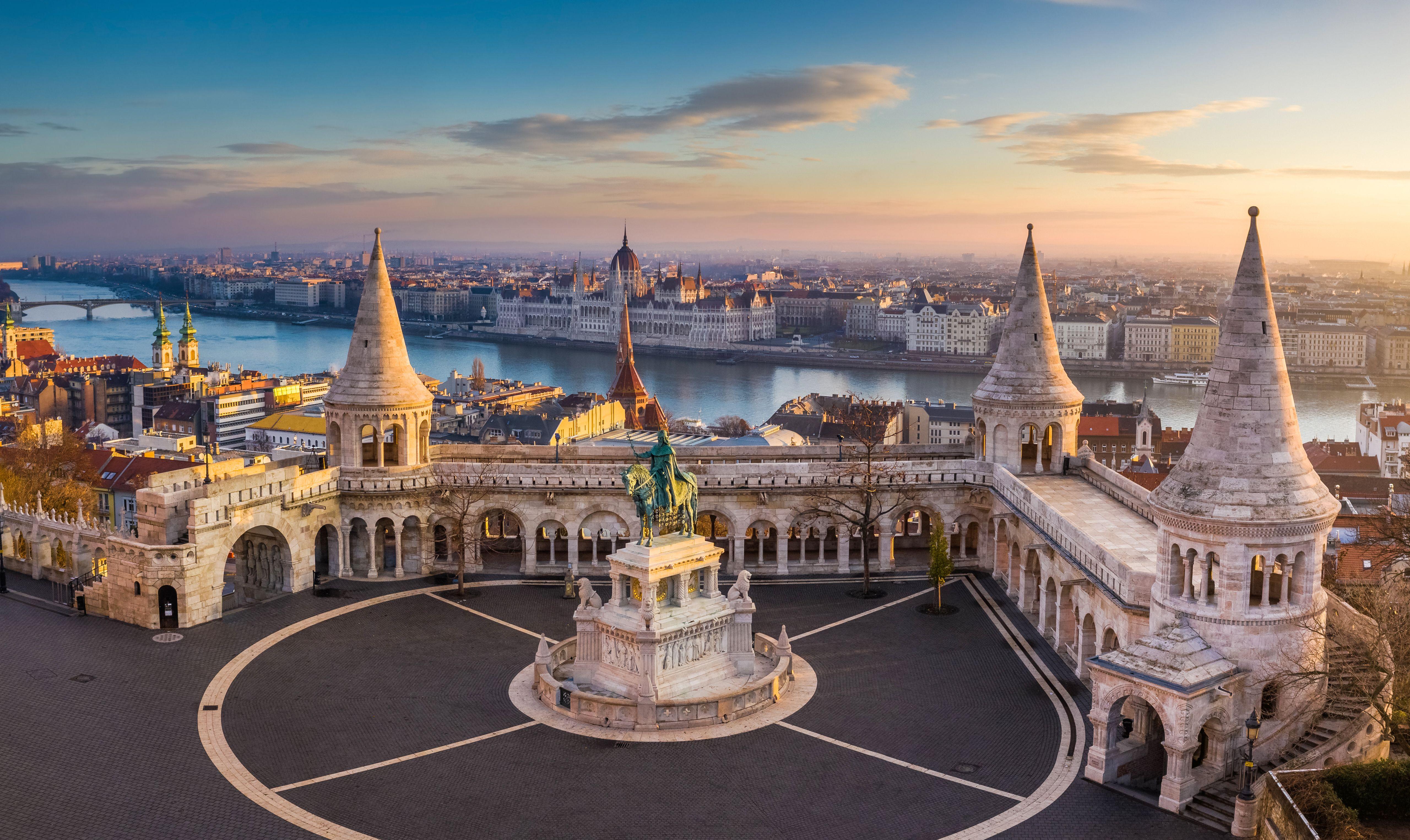 Budapest 3 day itinerary viewpoint showing Buda architecture and Danube panorama
