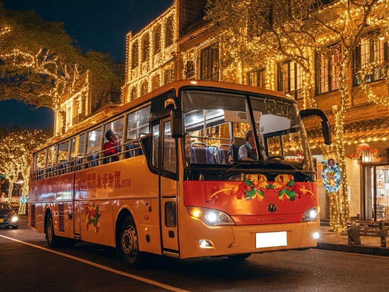 Bus viewing holiday lights
