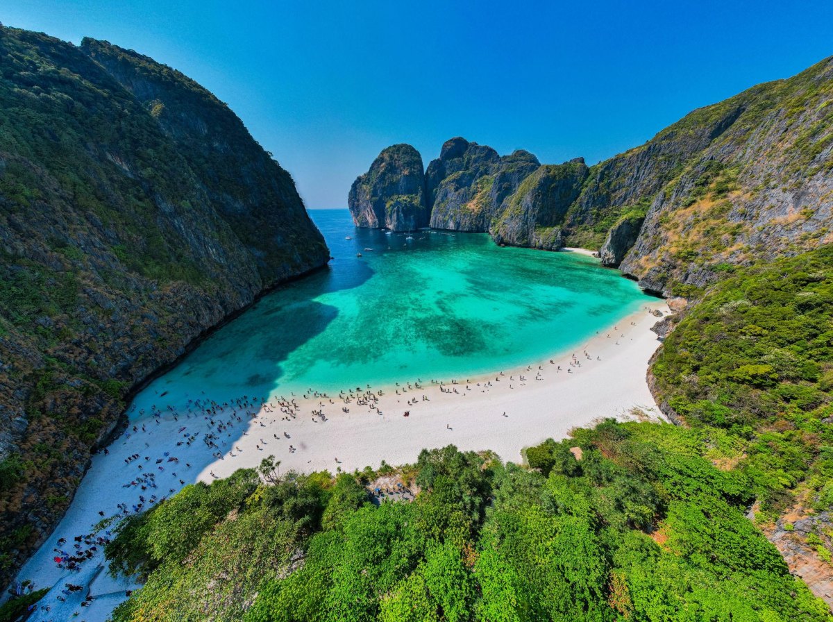 Maya Bay turquoise water cliffs