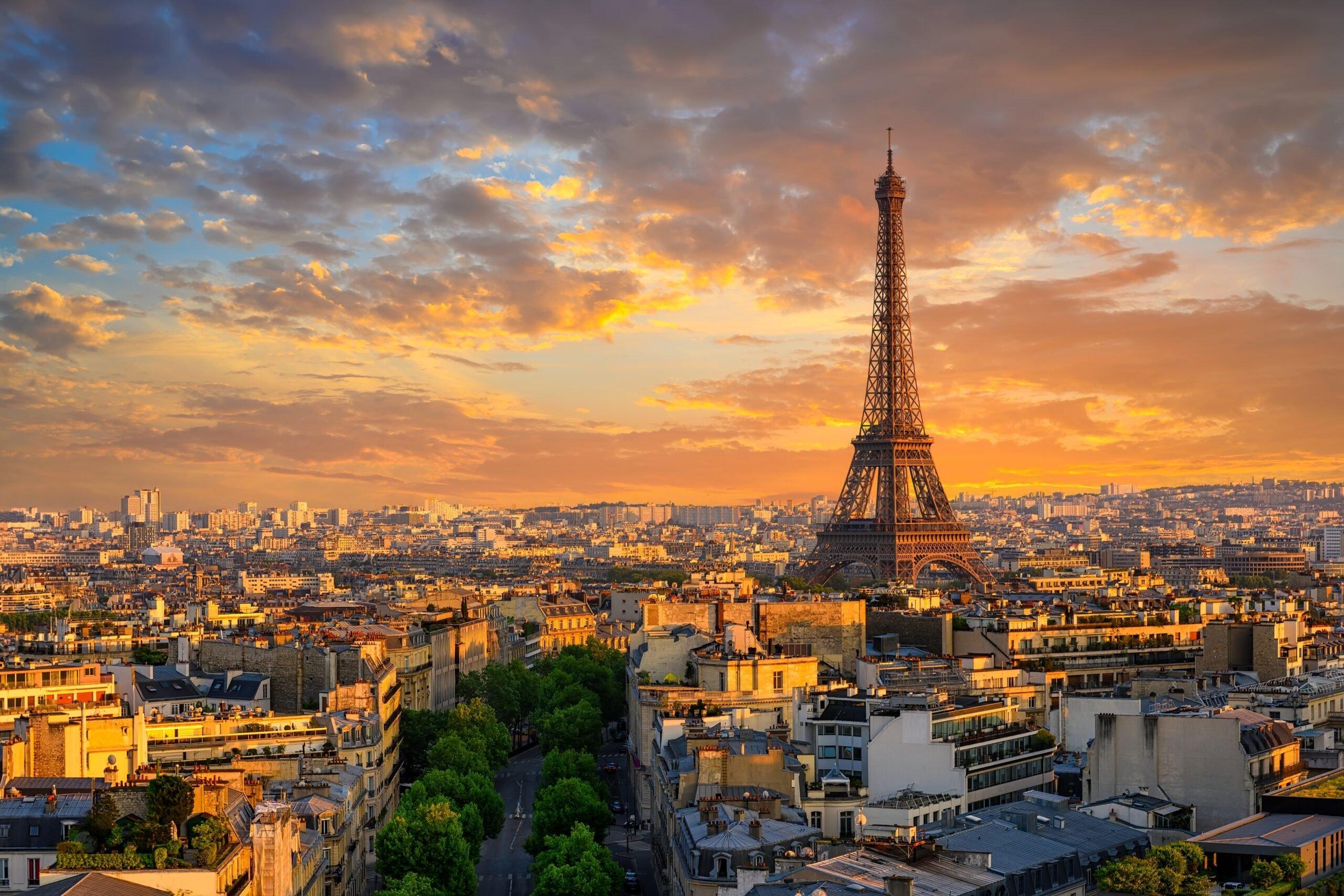 Paris Travel Guide: Attractions, Food, Transport and Tips