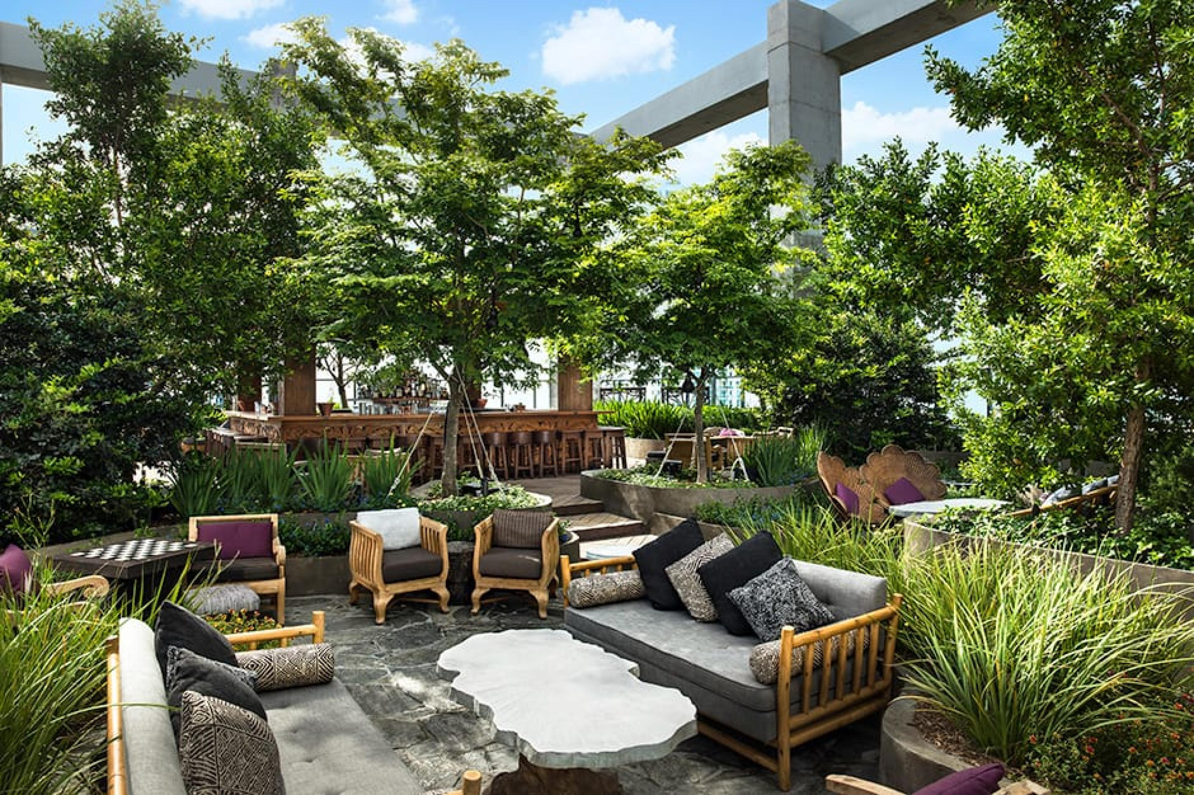 Best Rooftop Bars in Miami: 14 Spots Worth Visiting
