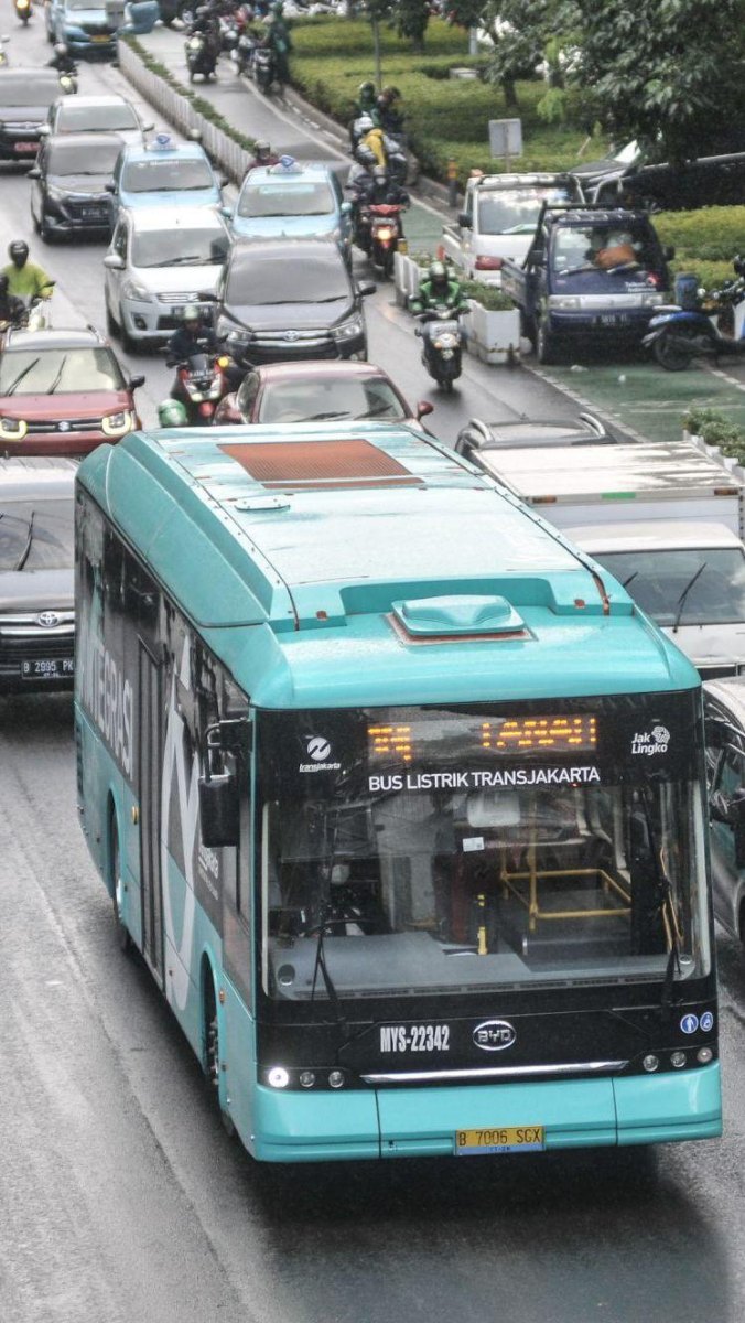 How Buses Drive the Transport Transition Forward